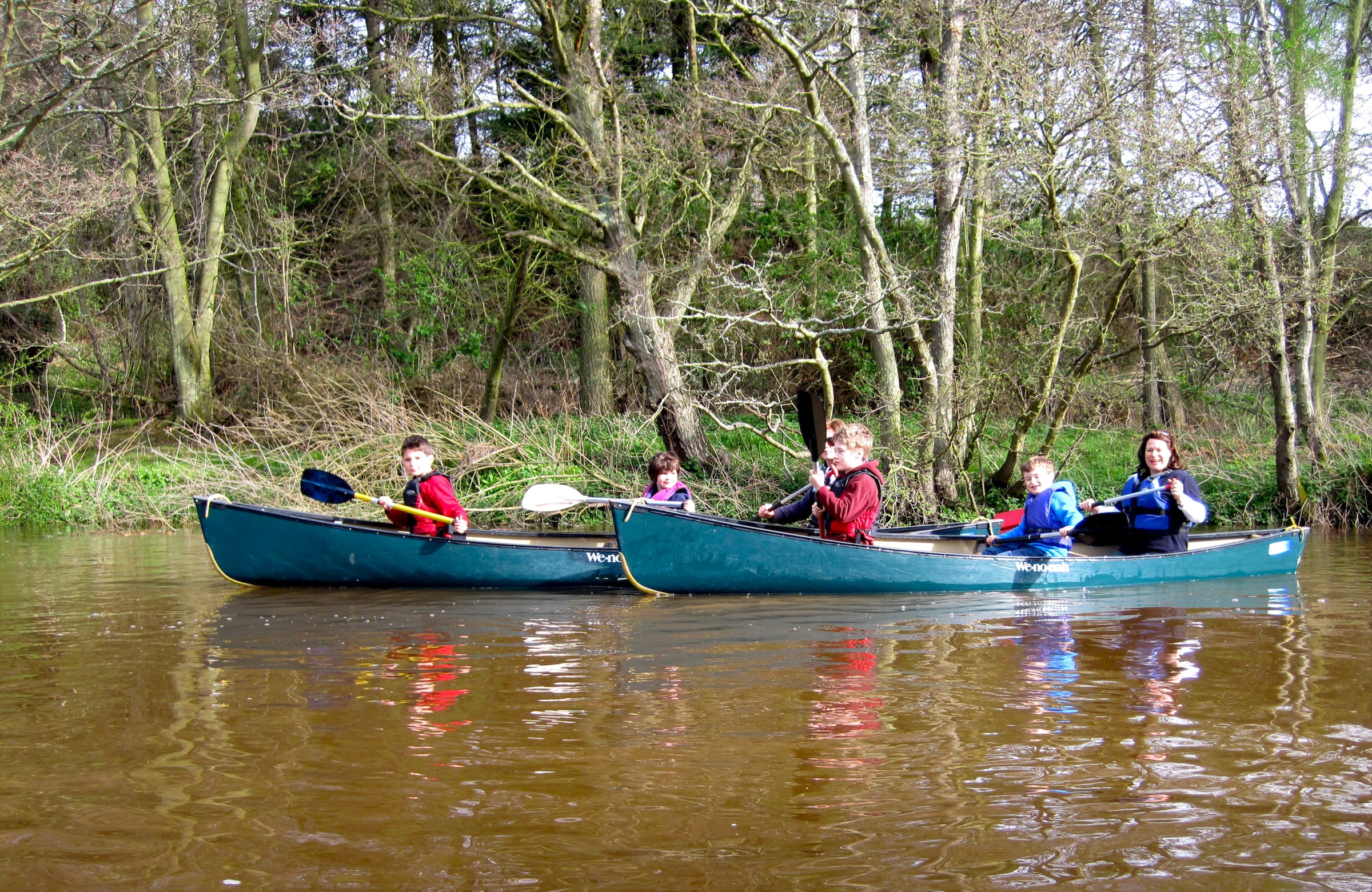 Open canoeing family 